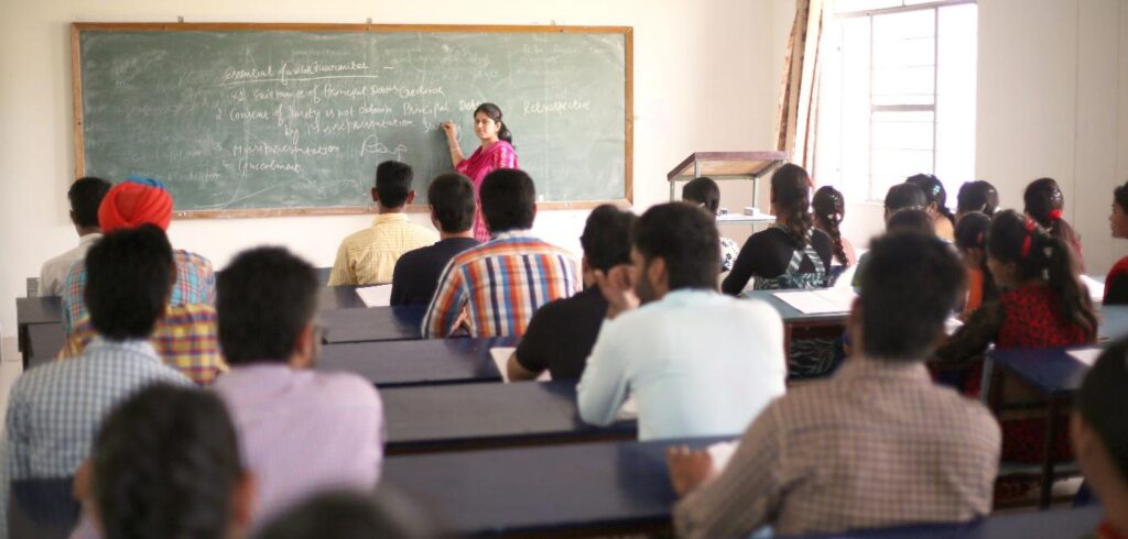 featured image female faculty in higher education